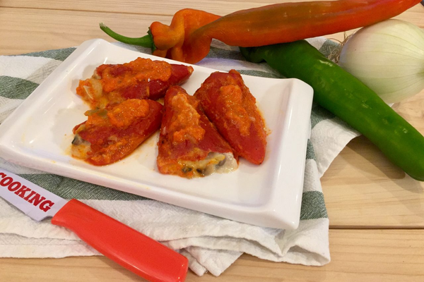 Pimientos del Piquillo rellenos de Gambas y Champiñones
